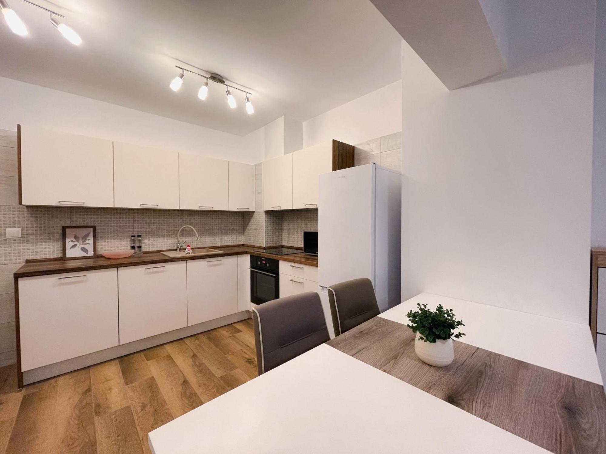 Ad Apartments كلوج-نابوكا الغرفة الصورة
